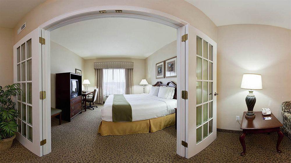 Holiday Inn Express Hotel And Suites Conroe By Ihg Ngoại thất bức ảnh