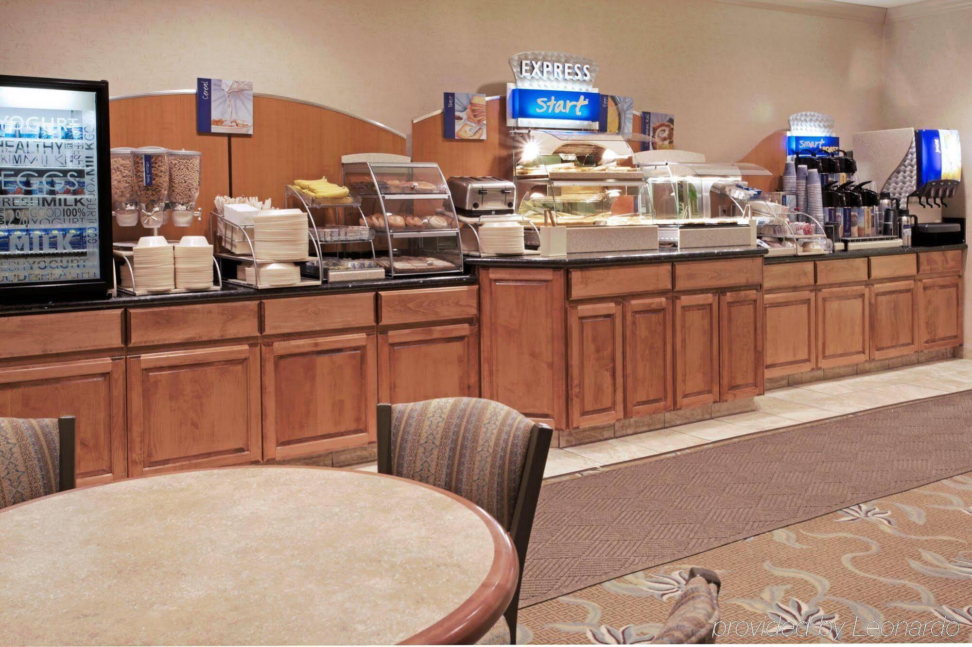 Holiday Inn Express Hotel And Suites Conroe By Ihg Ngoại thất bức ảnh